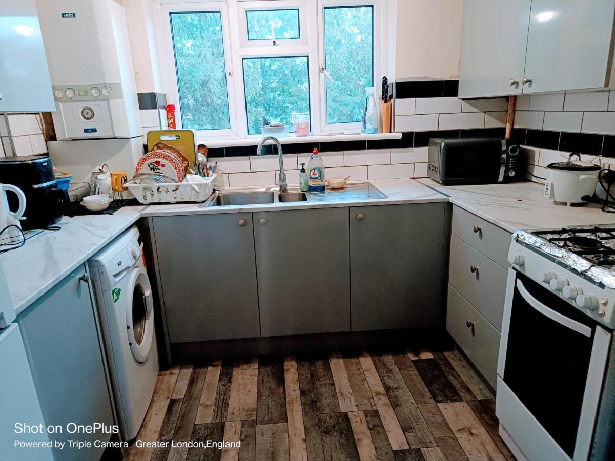 London'S Bed With Breakfast & Free Parking Apartamento Exterior foto