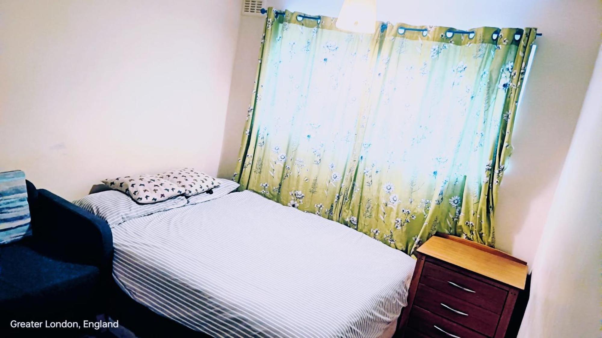 London'S Bed With Breakfast & Free Parking Apartamento Exterior foto